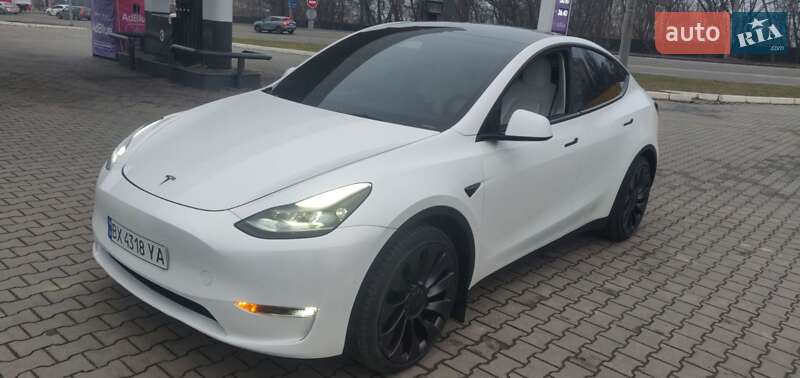 Tesla Model Y 2023