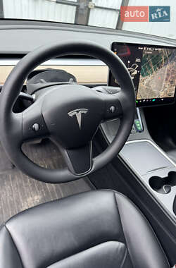 Позашляховик / Кросовер Tesla Model Y 2021 в 