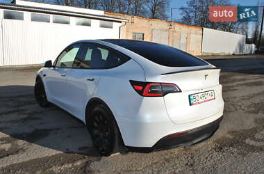 Позашляховик / Кросовер Tesla Model Y 2021 в 