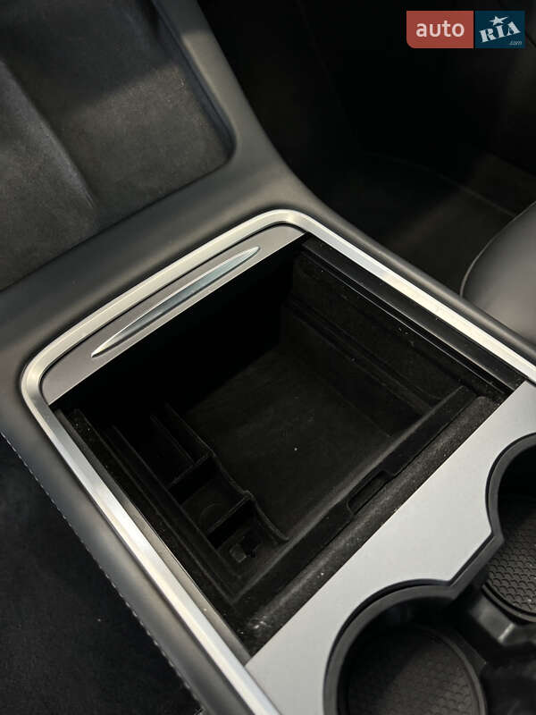 Внедорожник / Кроссовер Tesla Model Y 2023 в Киеве фото 16 Внедорожник / Кроссовер Tesla Model Y 2023 в Киеве