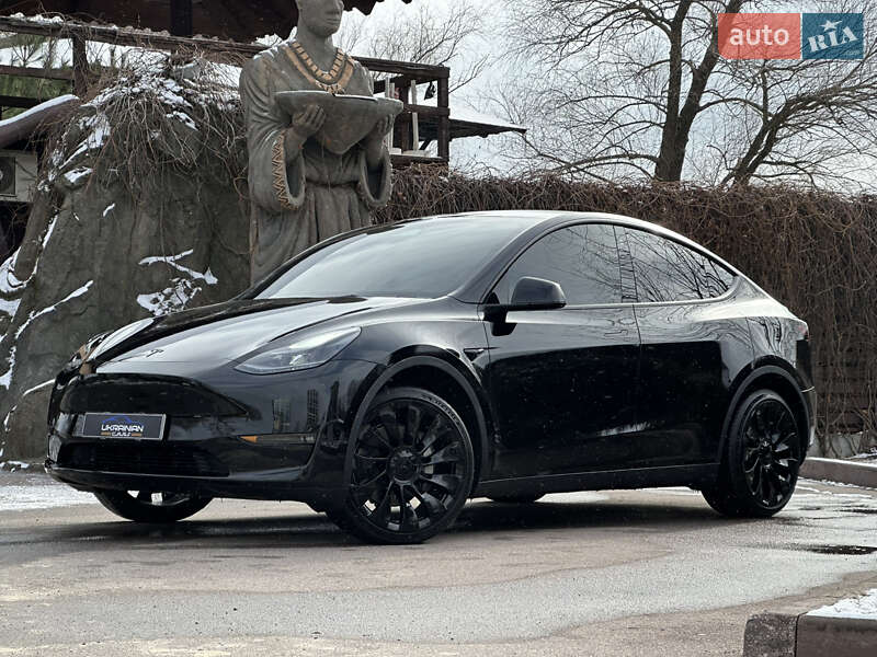 Tesla Model Y 2023