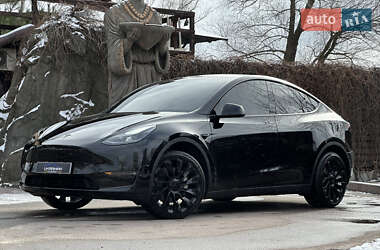 Внедорожник / Кроссовер Tesla Model Y 2023 в 