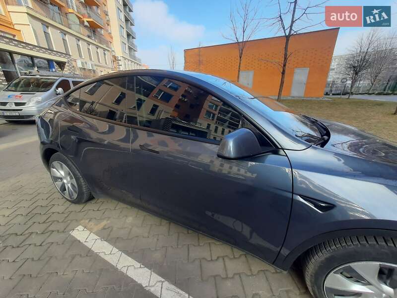 Лифтбек Tesla Model Y 2020 в Черновцах