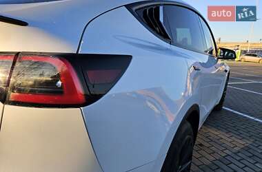 Позашляховик / Кросовер Tesla Model Y 2023 в 