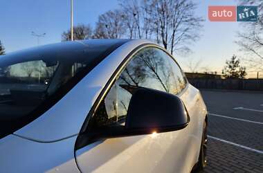 Позашляховик / Кросовер Tesla Model Y 2023 в 