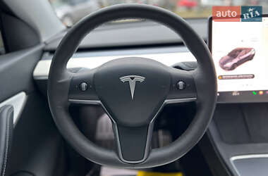 Позашляховик / Кросовер Tesla Model Y 2021 в 