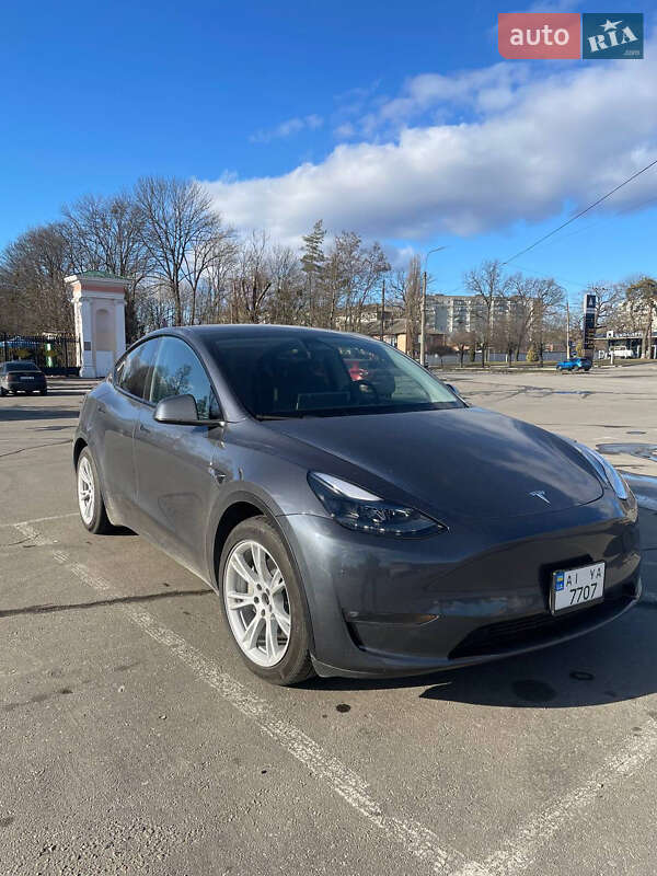 Tesla Model Y 2023