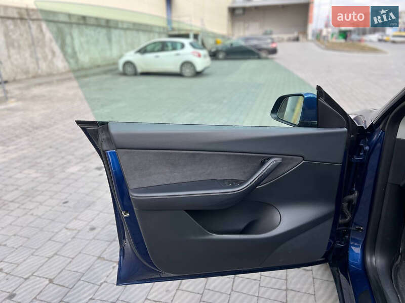 Внедорожник / Кроссовер Tesla Model Y 2022 в Львове