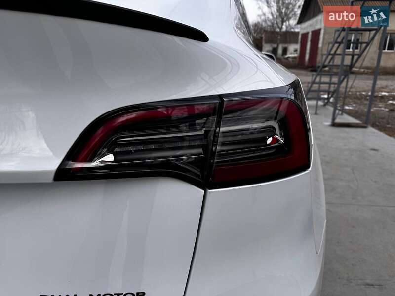 Внедорожник / Кроссовер Tesla Model Y 2023 в Виннице