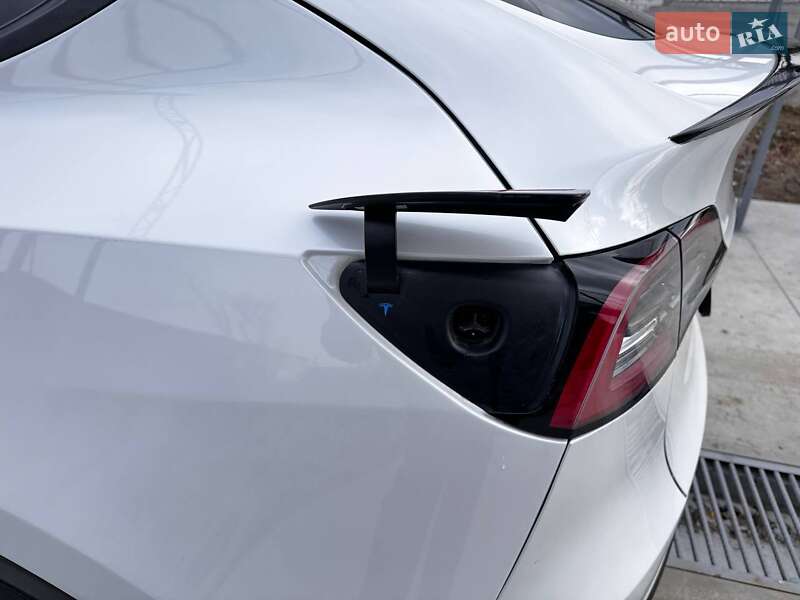 Внедорожник / Кроссовер Tesla Model Y 2023 в Виннице