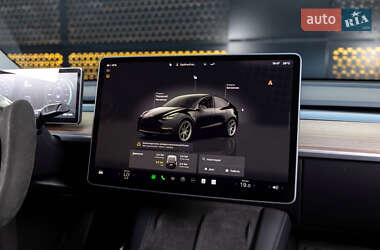 Позашляховик / Кросовер Tesla Model Y 2023 в 