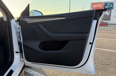 Внедорожник / Кроссовер Tesla Model Y 2023 в 