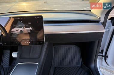 Внедорожник / Кроссовер Tesla Model Y 2023 в 