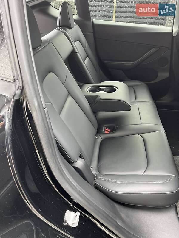 Внедорожник / Кроссовер Tesla Model Y 2021 в Львове