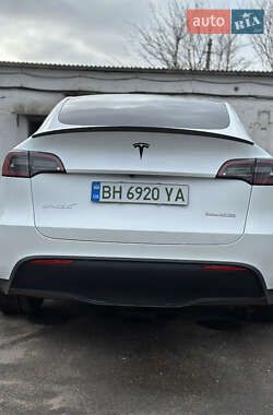 Позашляховик / Кросовер Tesla Model Y 2023 в 