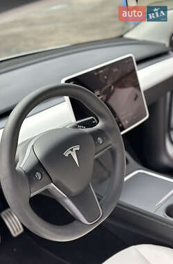 Позашляховик / Кросовер Tesla Model Y 2023 в 