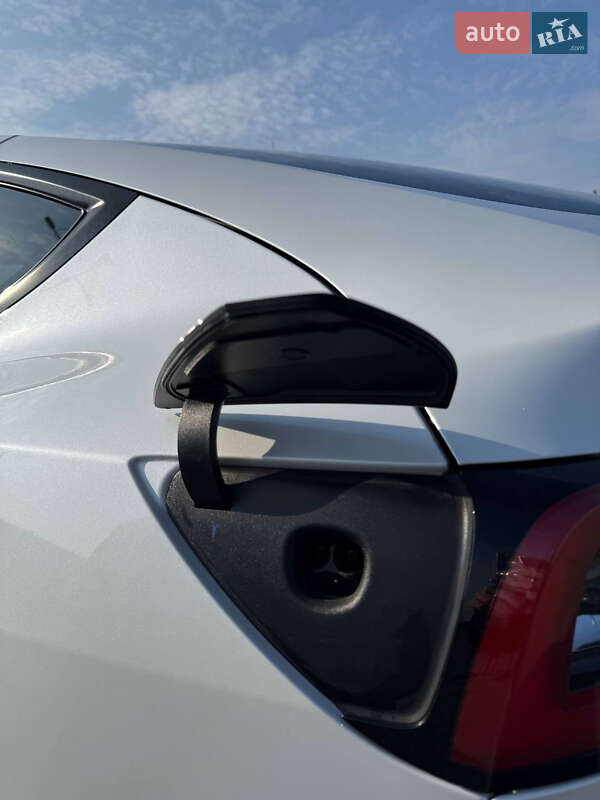Позашляховик / Кросовер Tesla Model Y 2021 в Одесі фото 17 Позашляховик / Кросовер Tesla Model Y 2021 в Одесі