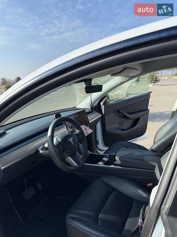 Позашляховик / Кросовер Tesla Model Y 2021 в Одесі фото 28 Позашляховик / Кросовер Tesla Model Y 2021 в Одесі