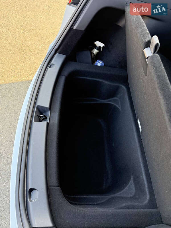 Позашляховик / Кросовер Tesla Model Y 2021 в Одесі фото 32 Позашляховик / Кросовер Tesla Model Y 2021 в Одесі