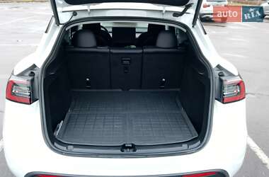 Внедорожник / Кроссовер Tesla Model Y 2023 в 
