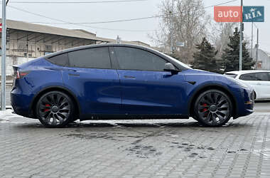 Седан Tesla Model Y 2023 в 