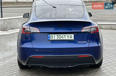 Седан Tesla Model Y 2023 в 