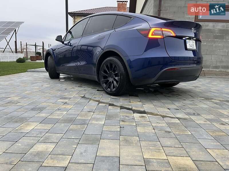Позашляховик / Кросовер Tesla Model Y 2023 в Новомосковську