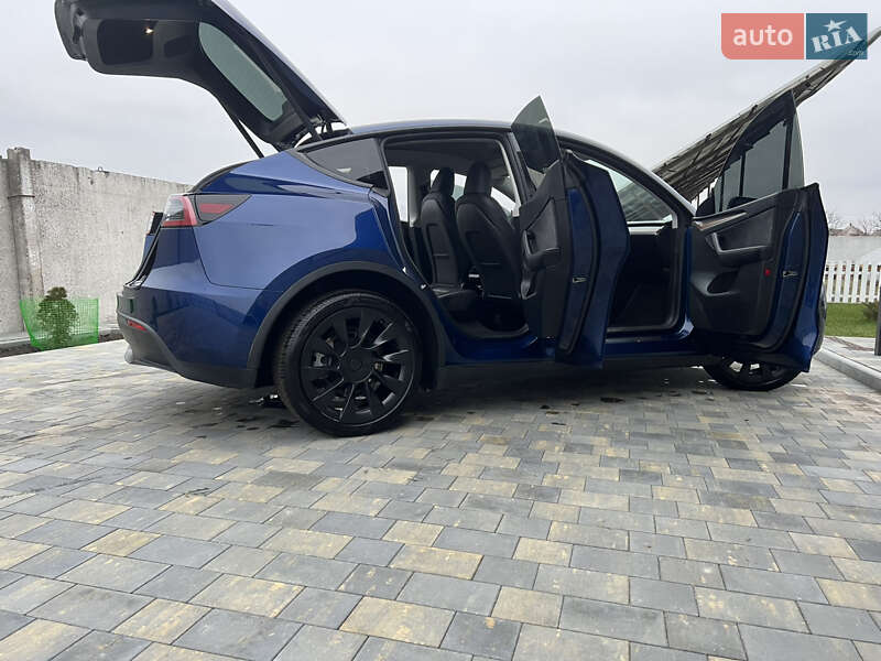 Позашляховик / Кросовер Tesla Model Y 2023 в Новомосковську