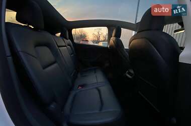 Внедорожник / Кроссовер Tesla Model Y 2021 в 