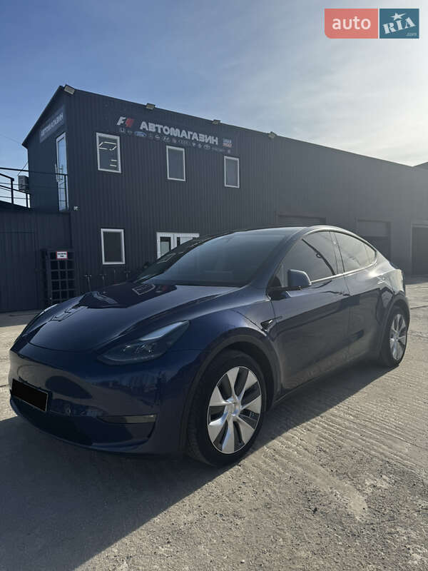 Внедорожник / Кроссовер Tesla Model Y 2023 в Киеве