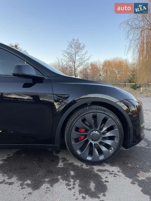 Внедорожник / Кроссовер Tesla Model Y 2022 в Ровно