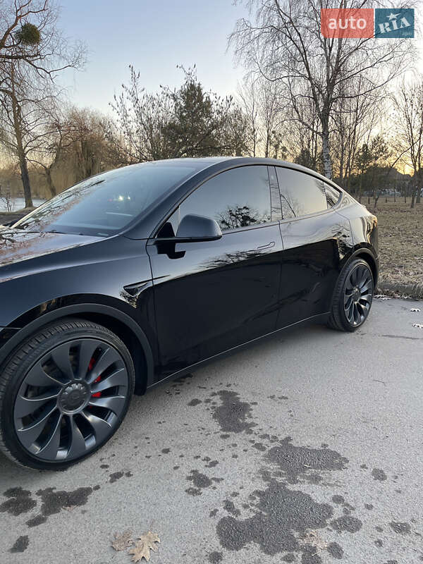 Внедорожник / Кроссовер Tesla Model Y 2022 в Ровно