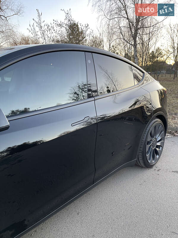 Внедорожник / Кроссовер Tesla Model Y 2022 в Ровно