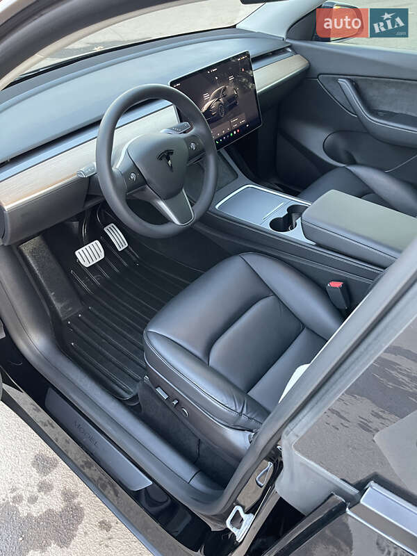 Внедорожник / Кроссовер Tesla Model Y 2022 в Ровно