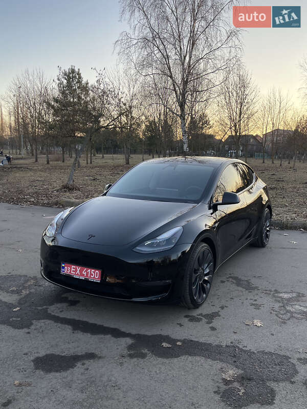 Внедорожник / Кроссовер Tesla Model Y 2022 в Ровно