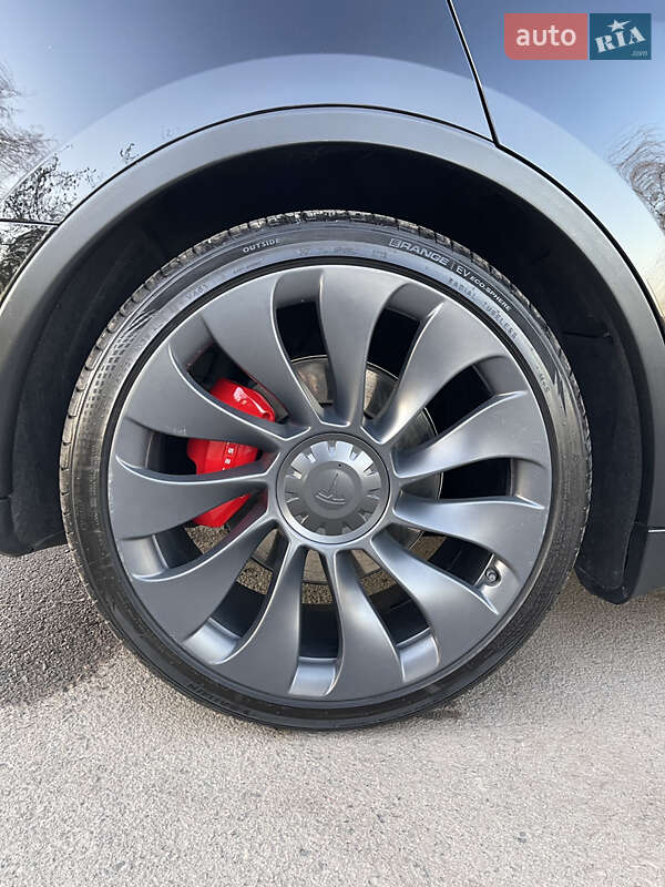 Внедорожник / Кроссовер Tesla Model Y 2022 в Ровно