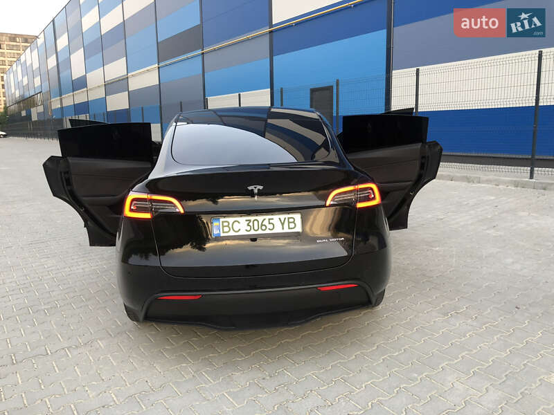 Позашляховик / Кросовер Tesla Model Y 2021 в Львові