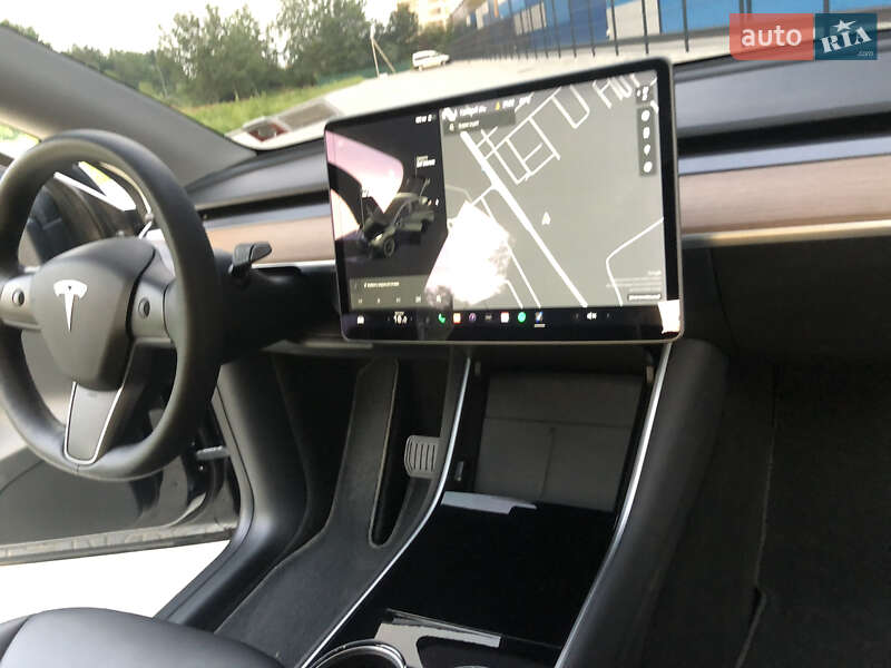 Внедорожник / Кроссовер Tesla Model Y 2021 в Львове