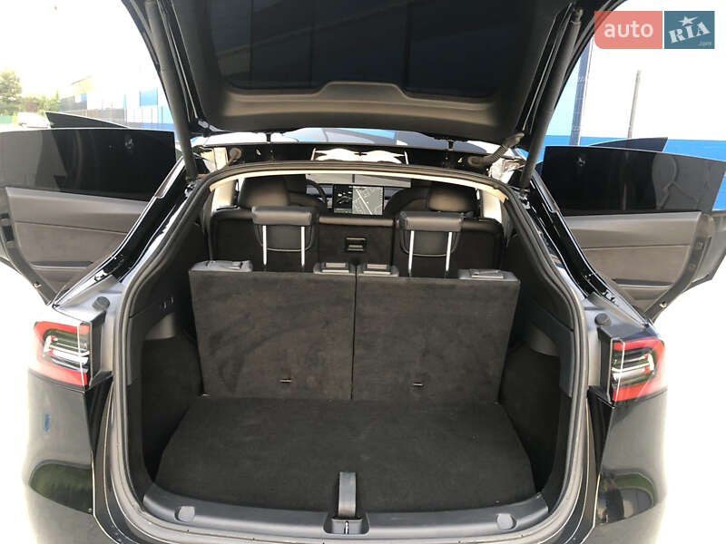 Позашляховик / Кросовер Tesla Model Y 2021 в Львові