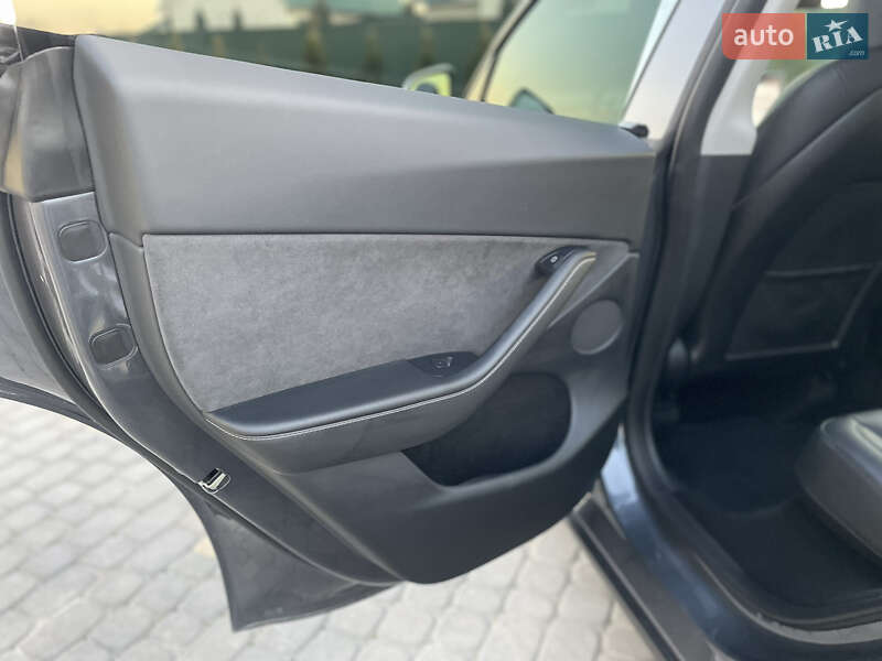 Внедорожник / Кроссовер Tesla Model Y 2023 в Коломые