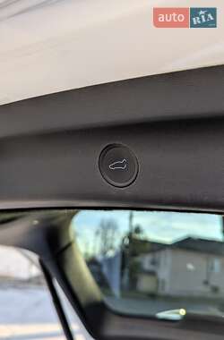 Внедорожник / Кроссовер Tesla Model Y 2021 в 