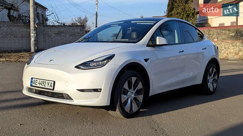 Внедорожник / Кроссовер Tesla Model Y 2021 в 