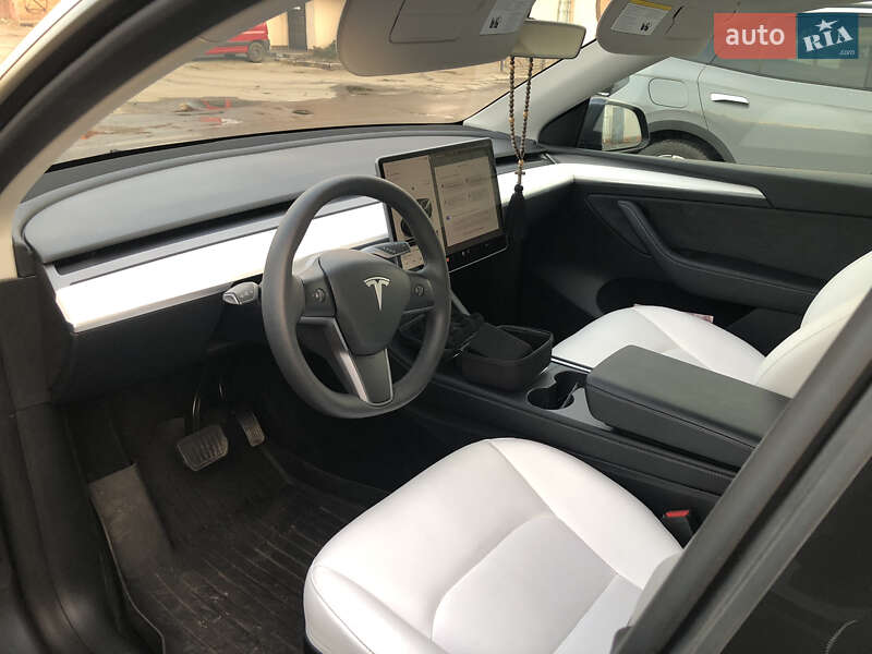 Внедорожник / Кроссовер Tesla Model Y 2023 в Киеве