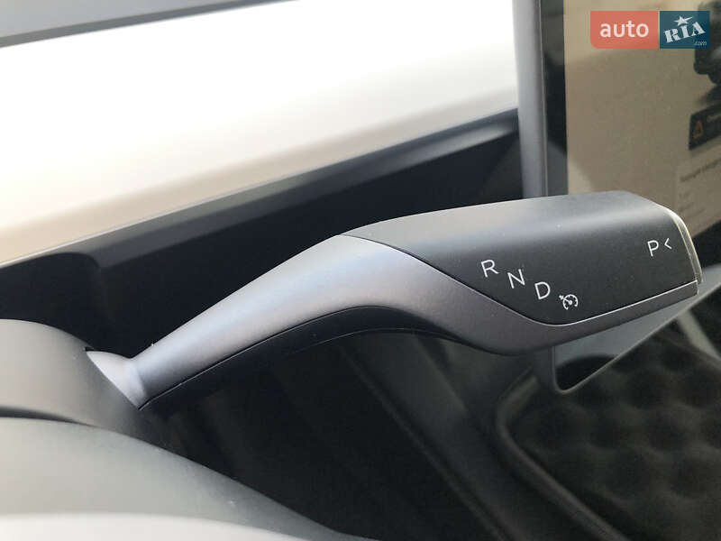 Внедорожник / Кроссовер Tesla Model Y 2023 в Киеве