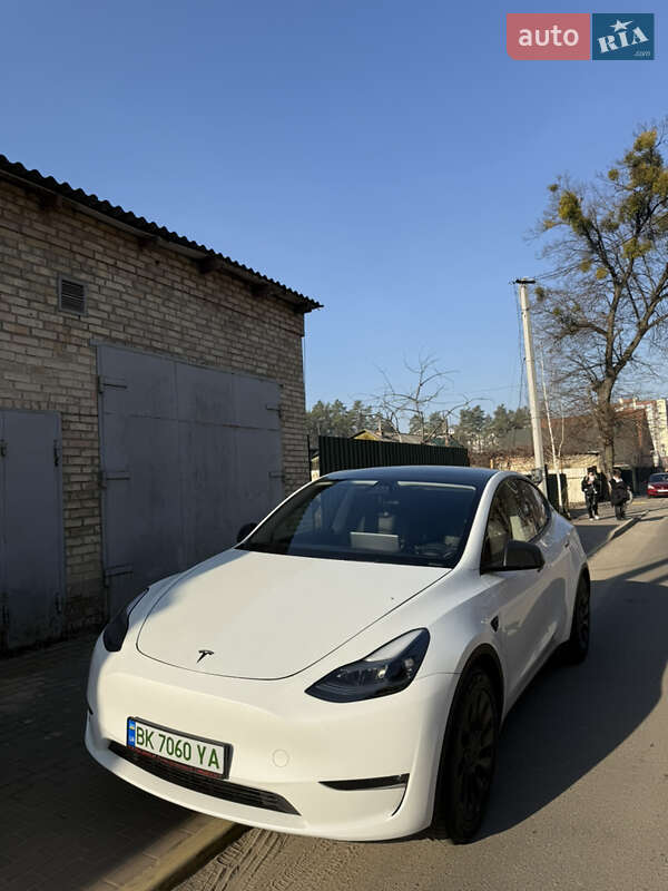 Tesla Model Y 2022