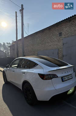 Внедорожник / Кроссовер Tesla Model Y 2022 в 
