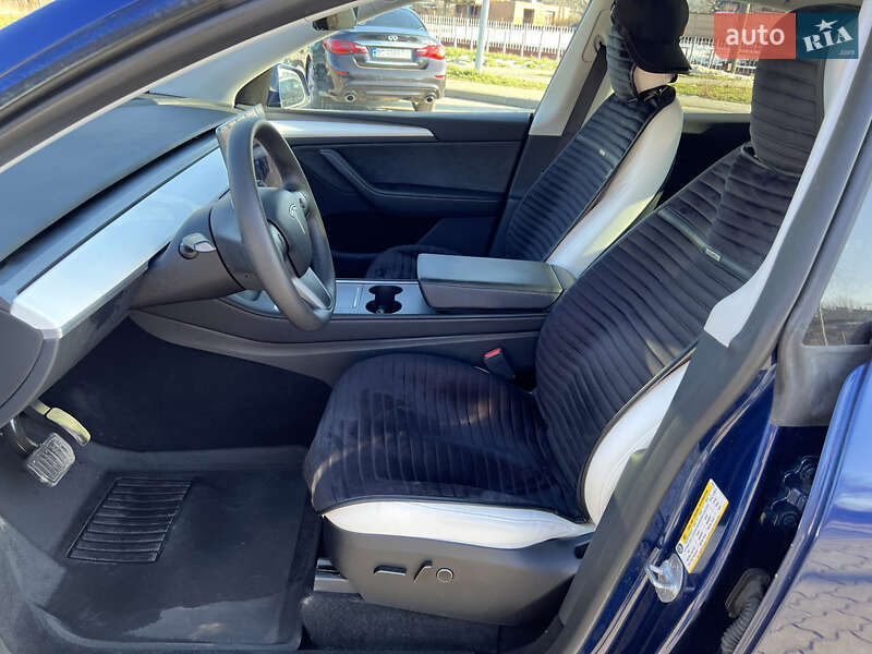 Внедорожник / Кроссовер Tesla Model Y 2023 в Львове