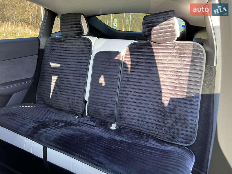 Внедорожник / Кроссовер Tesla Model Y 2023 в Львове
