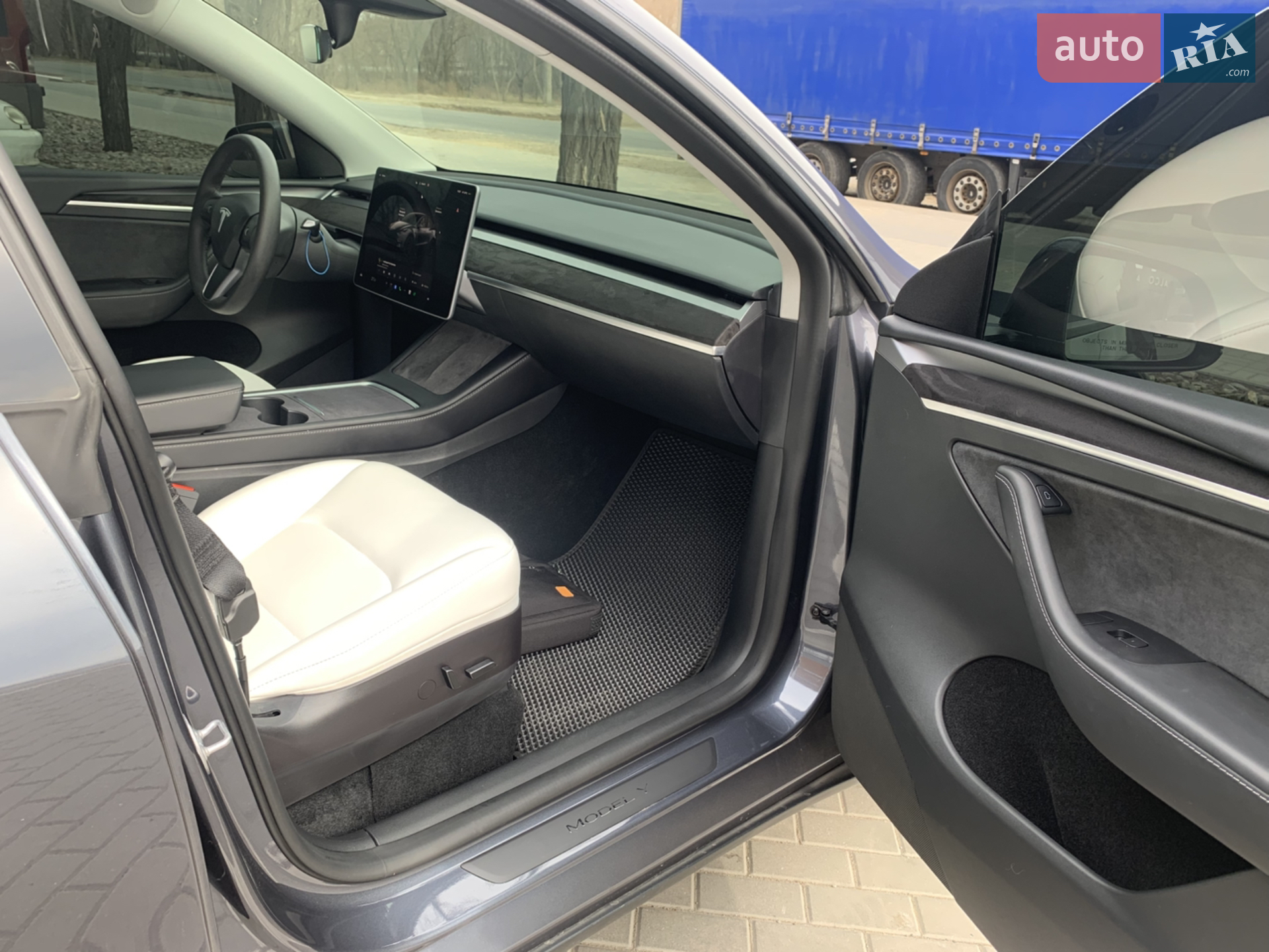 2022 Tesla Model Y - мініатюра 17