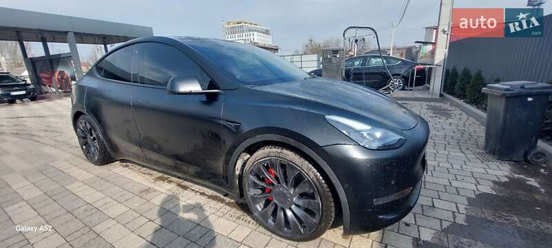 Tesla Model Y 2022